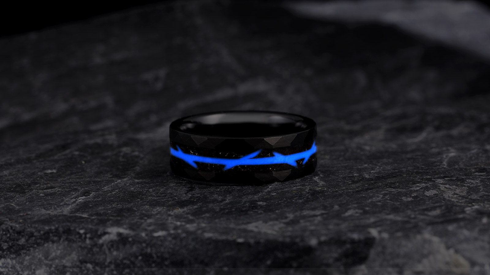 A Glowstone ring with a blue glow